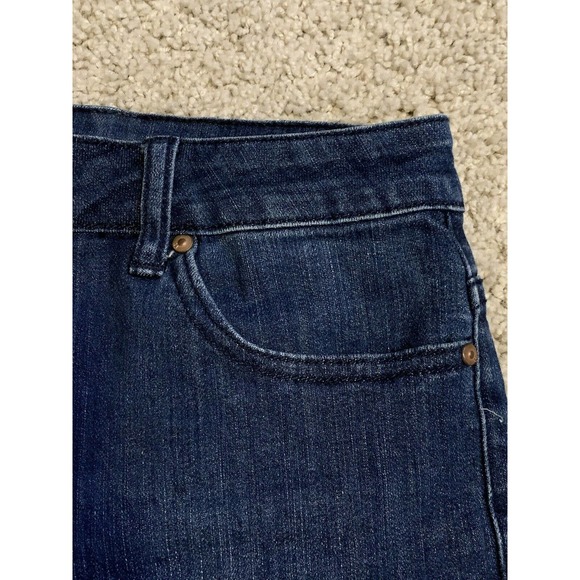 Womens Jean Shorts Size 26 Stretch Mom Denim 9" Rise EUC Forever 21 - Picture 4 of 12